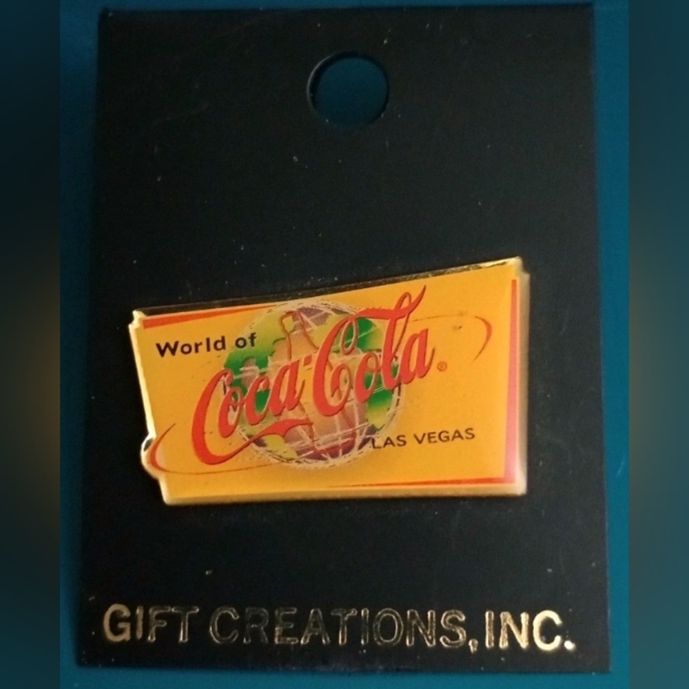 Vintage World Of Coca Cola Las Vegas Pin  Souvenir Collectible
